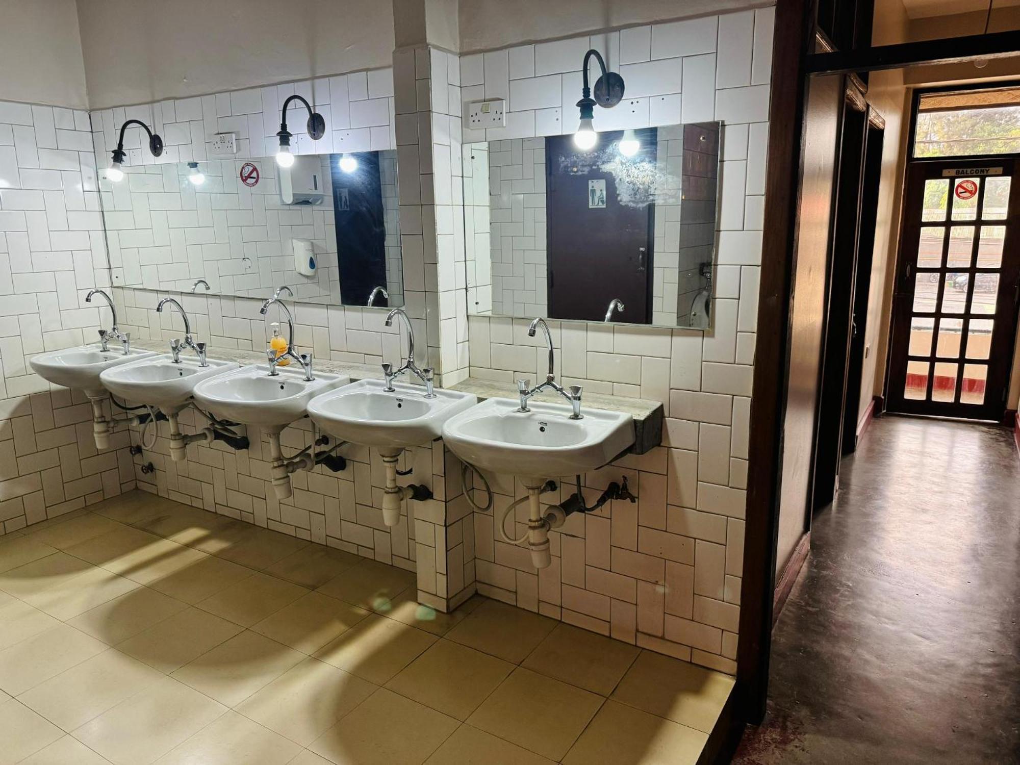 Arusha Backpackers Hotel المظهر الخارجي الصورة